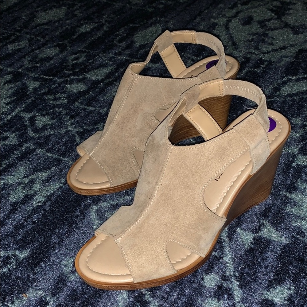 SUPER CUTE WEDGES